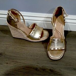 Steve Madden gold espadrille wedges with heel wrapped in cream colored jute